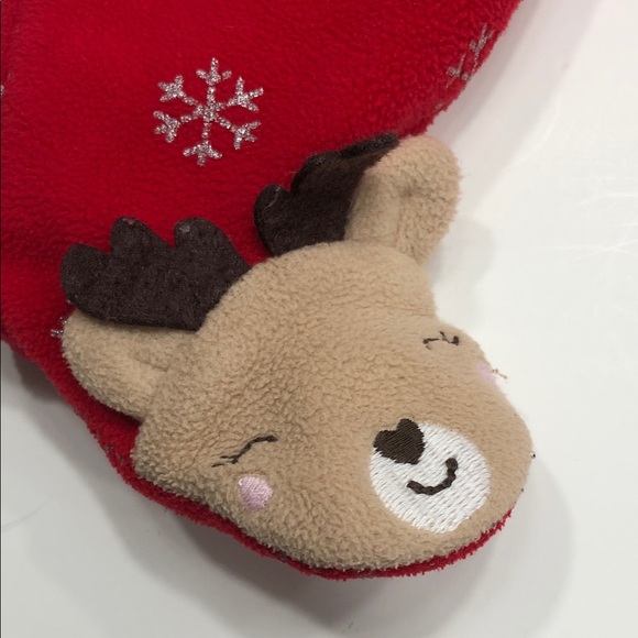 Carter's Red Footed Pyjama – Newborn – Silver Snowflakes & Reindeer Theme - Picture 7 of 8